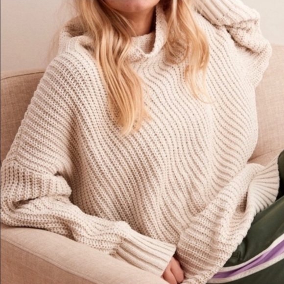 aerie Sweaters - Aerie Oversized Chunky Knit Blush Cowl Sweater M